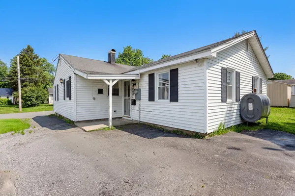 $275,000 | 148 Thornton Road, Bangor, ME 04401