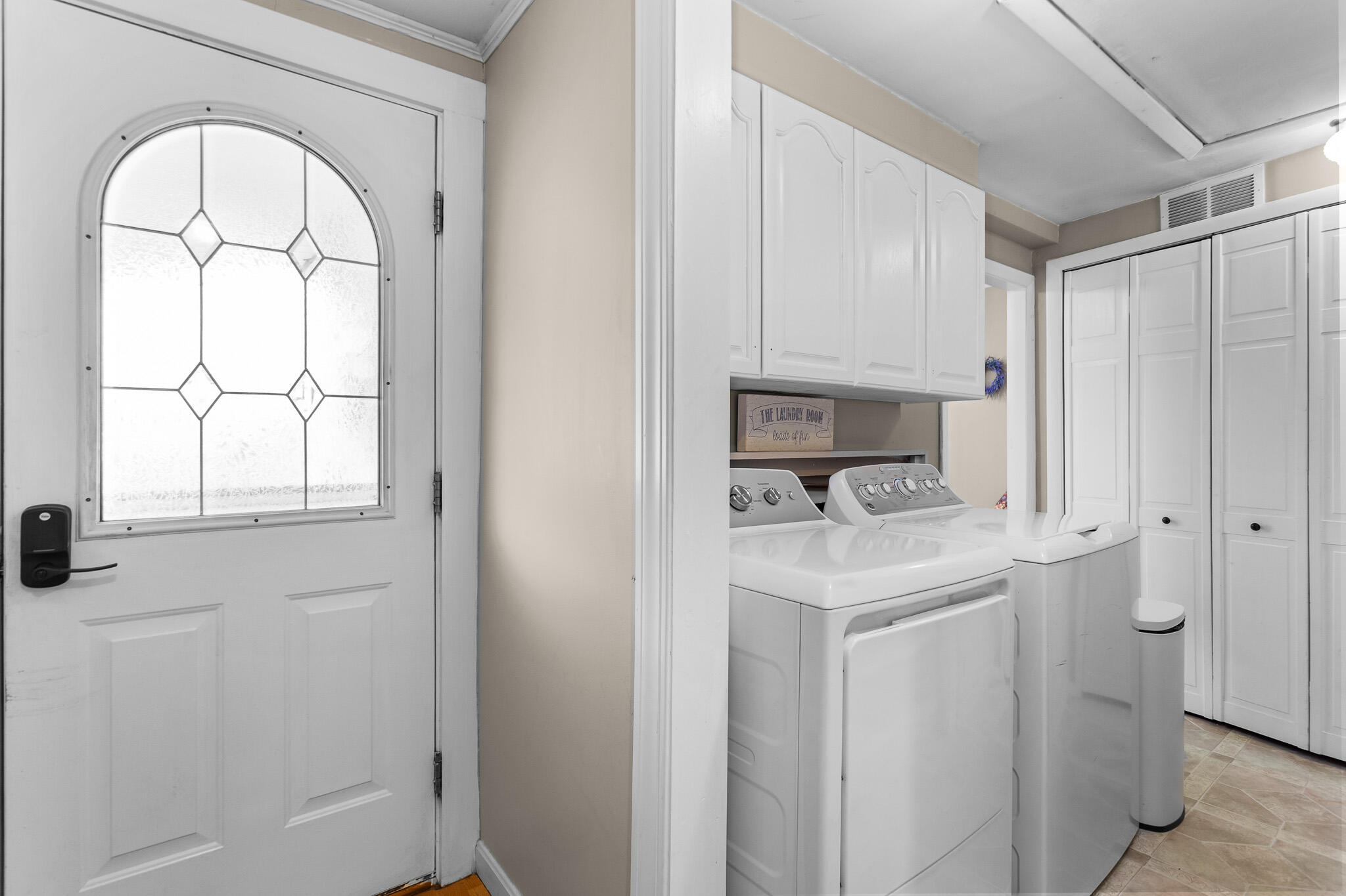 148 Thornton Road Bangor, ME 04401 - Photo 6 of 40 Laundry room