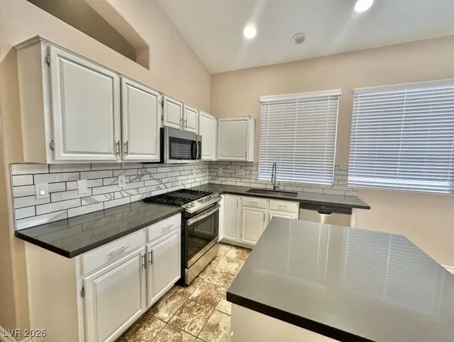 $2,175 | 3301 Barnstaple Court, Las Vegas, NV 89129