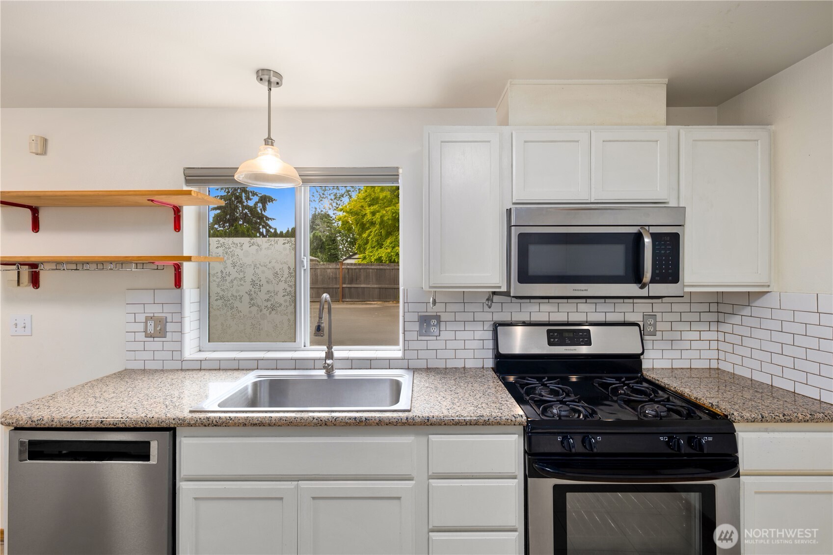 8823 Delridge Way Southwest, Unit B Seattle, WA 98106 - Photo 13 of 32