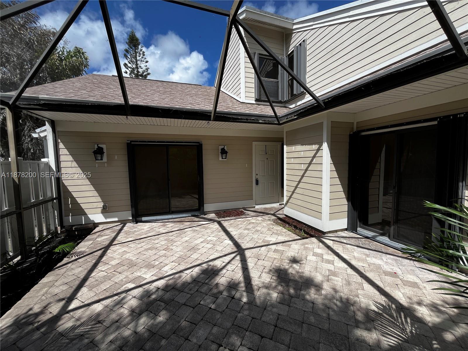 601 Summerwinds Lane Jupiter, FL 33458 - Photo 13 of 41 Front