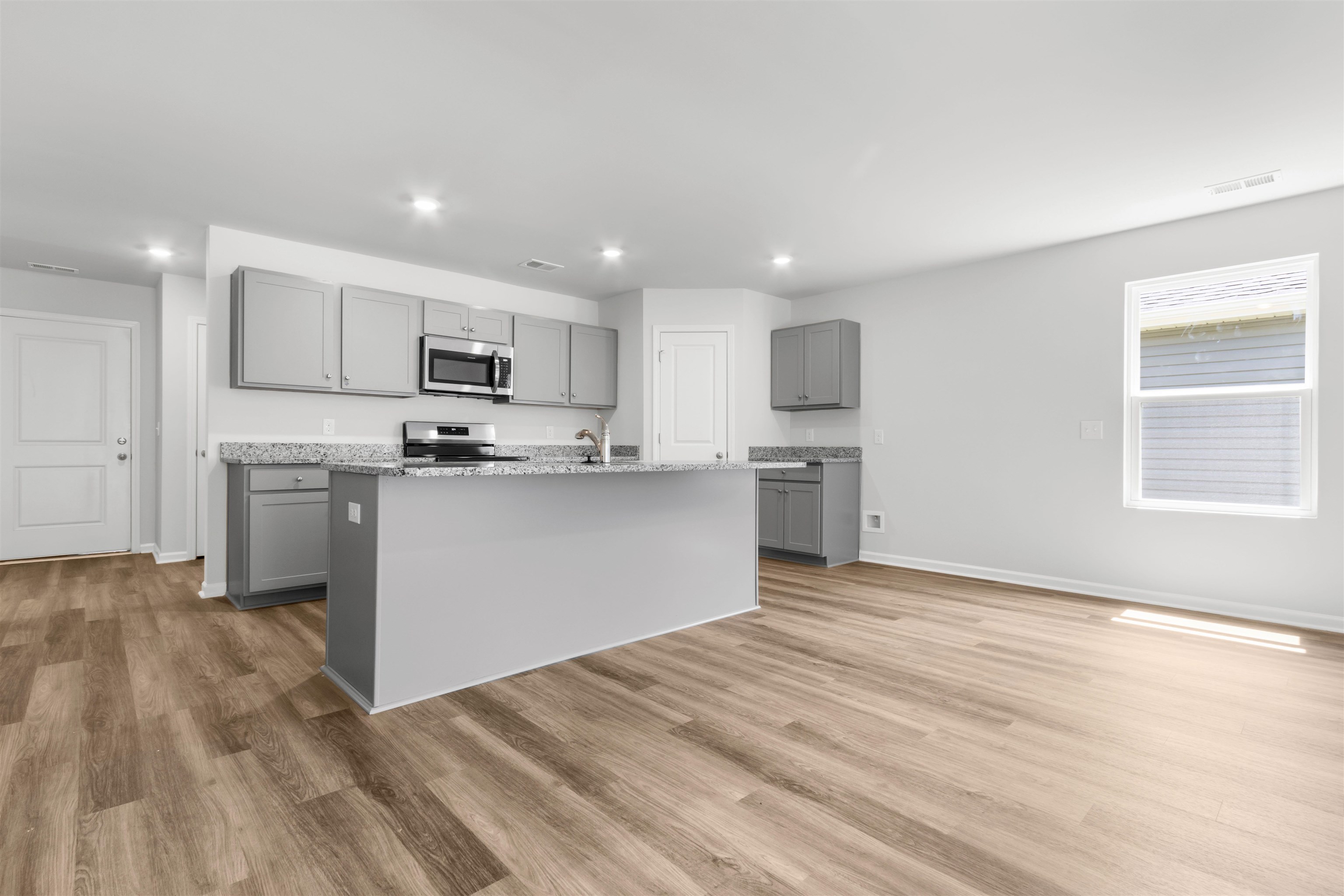 1022 Cherrystone Loop Conway, SC 29526 - Photo 5 of 40