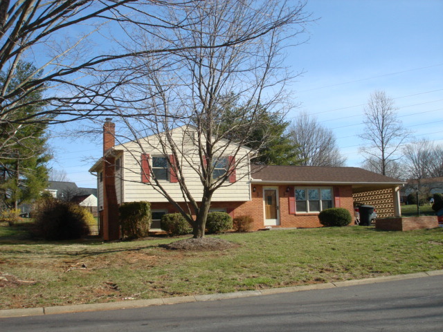 3671 Bower Road Roanoke, VA 24018 - Photo 1 of 15 front
