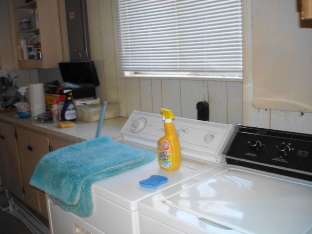 3671 Bower Road Roanoke, VA 24018 - Photo 11 of 15 Laundry/Mud Room