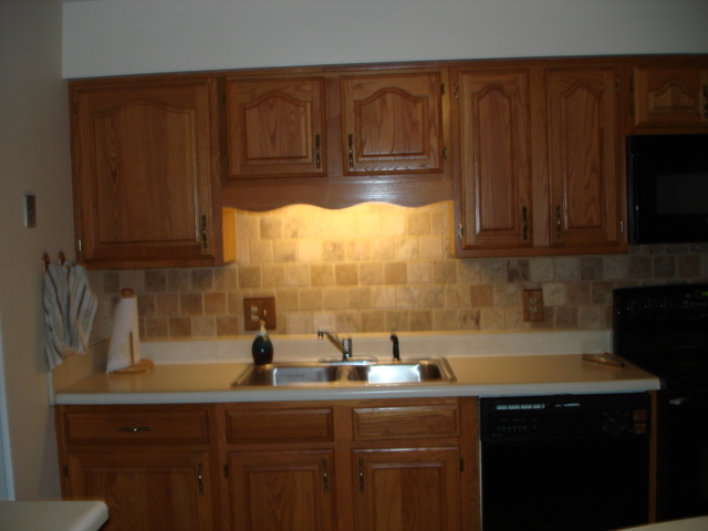 3671 Bower Road Roanoke, VA 24018 - Photo 5 of 15 Kitchen - sink area with new tile.