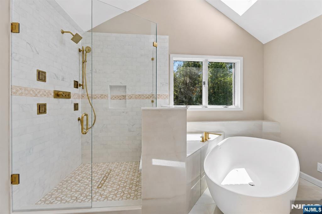 2 West Gate Road Saddle River, NJ 07458 - Photo 38 of 46