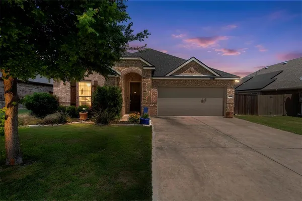 $369,000 | 3605 Worthington Drive, Midlothian, TX 76065