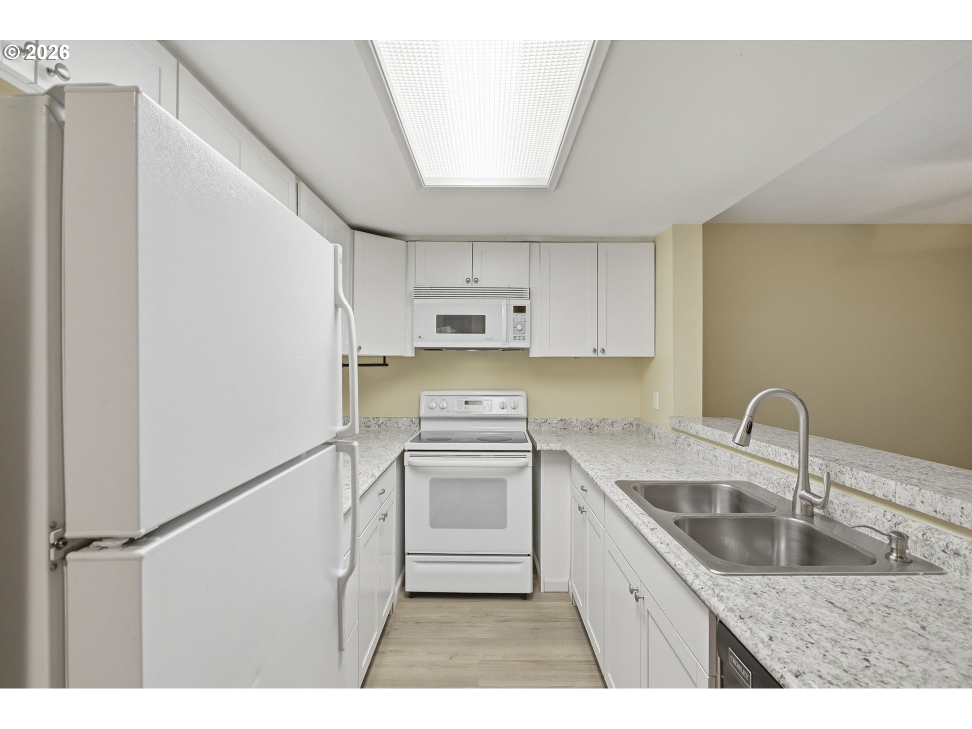 9842 Southeast Talbert Street Clackamas, OR 97015 - Photo 12 of 36 Kitchen