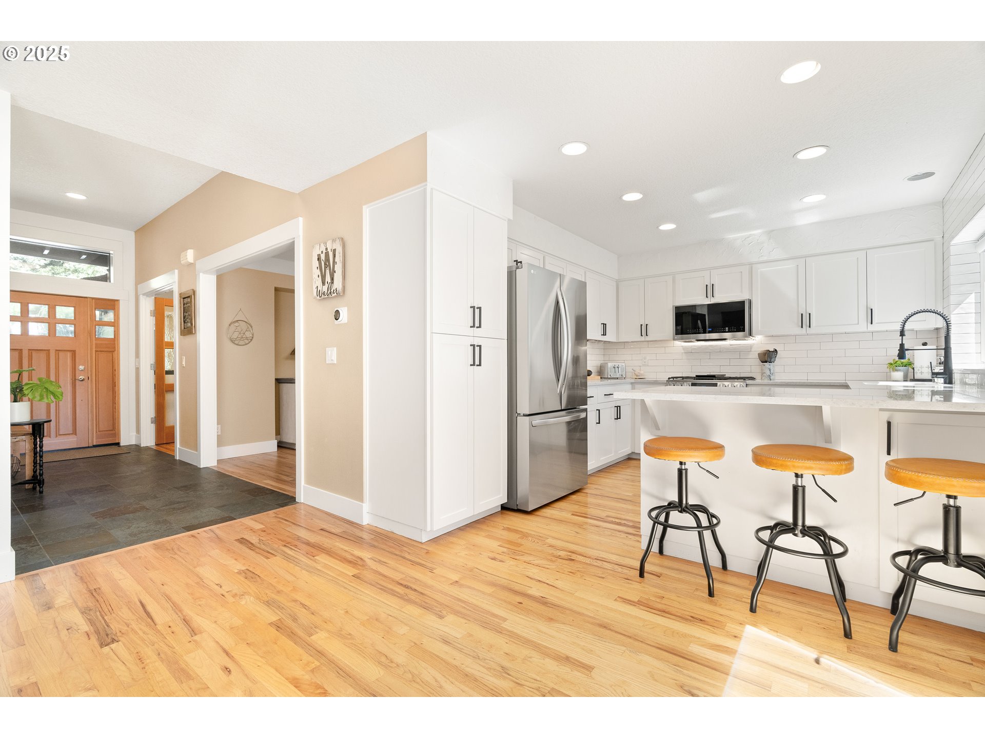 30946 Southwest Riverlane Road West Linn, OR 97068 - Photo 11 of 48