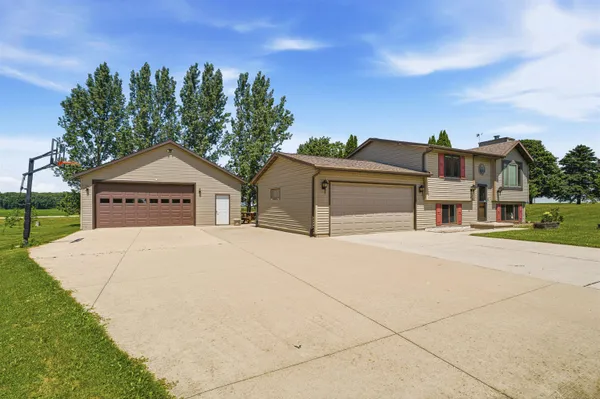 $389,900 | N8078 Liberty Circle, Malone, WI 53049