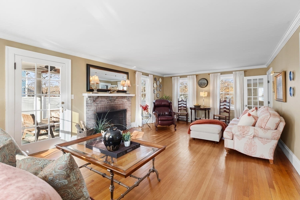 257 High Street Reading, MA 01867 - Photo 7 of 42