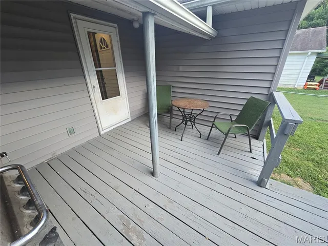 $120,000 | 105 South Maple Street, Stonington, IL 62567