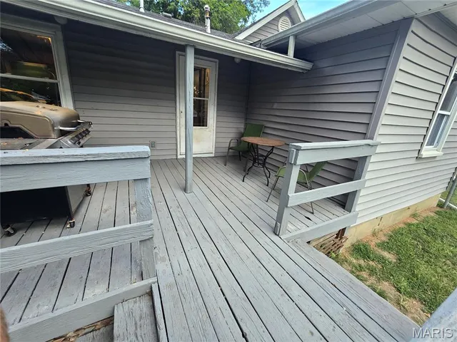 $120,000 | 105 South Maple Street, Stonington, IL 62567