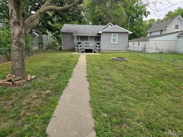 $120,000 | 105 South Maple Street, Stonington, IL 62567