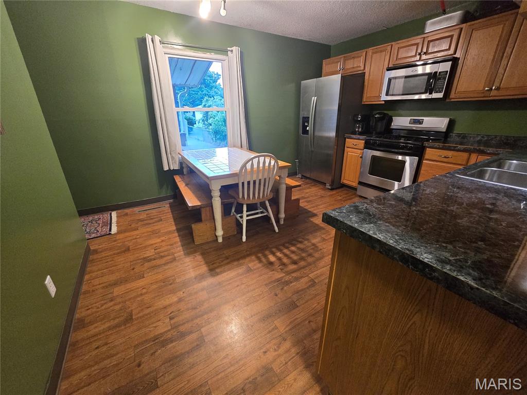 105 South Maple Street Stonington, IL 62567 - Photo 4 of 20