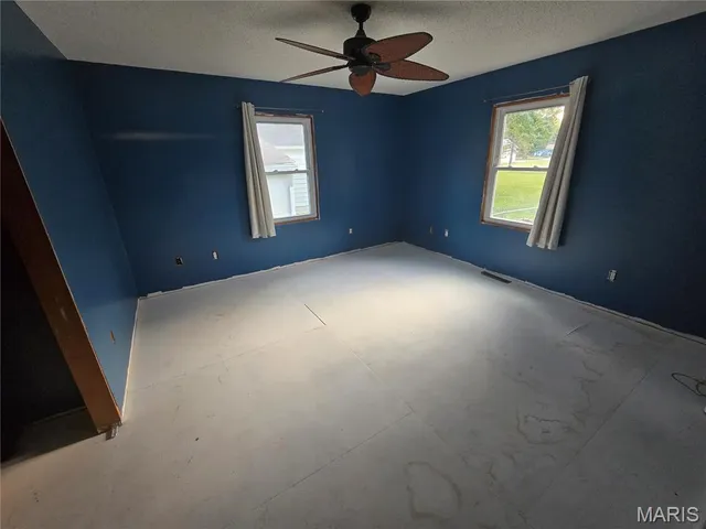 $120,000 | 105 South Maple Street, Stonington, IL 62567