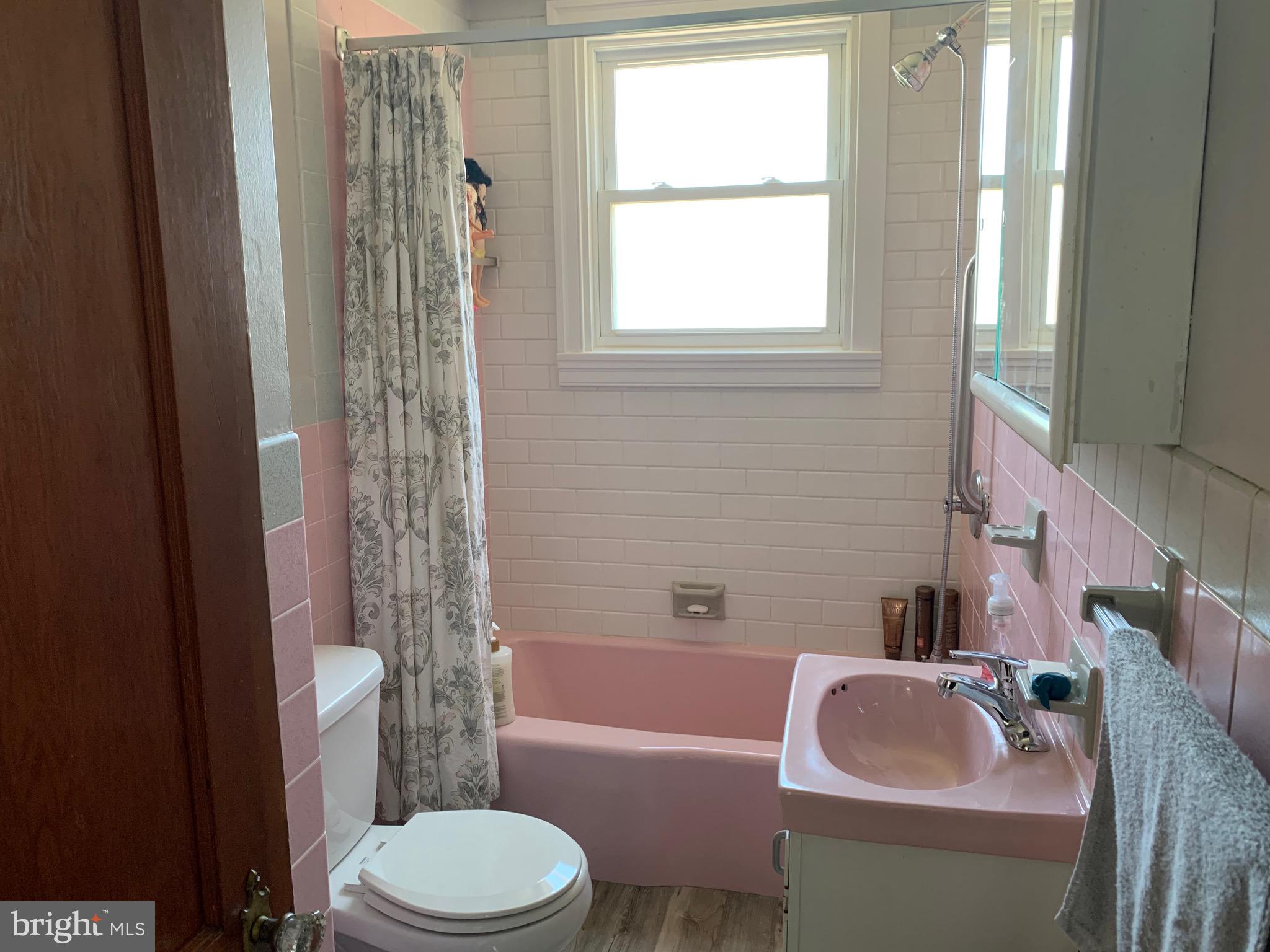 101 Twin Oaks Road Linthicum, MD 21090 - Photo 31 of 39 Bethroom