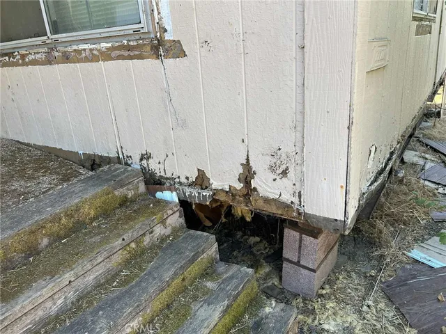 a view of a interior of the house