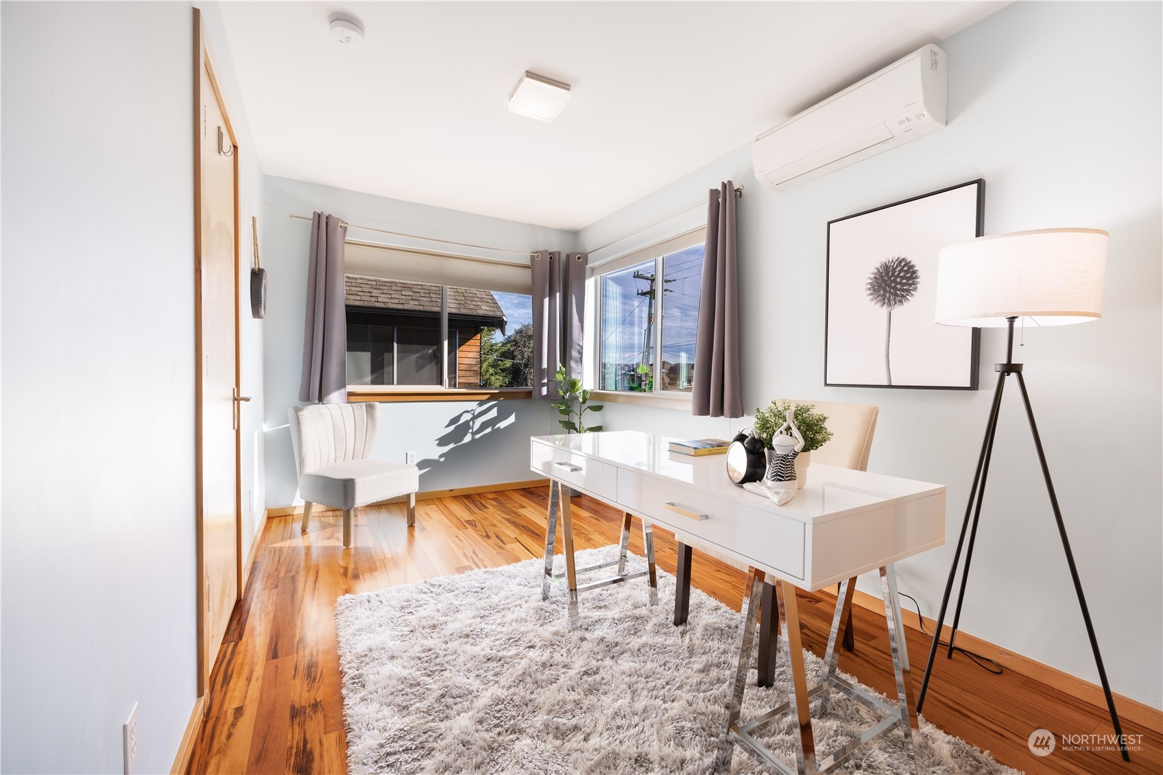 562 Galer Street, Unit A Seattle, WA 98109 - Photo 17 of 30 a view of a living room and dining room