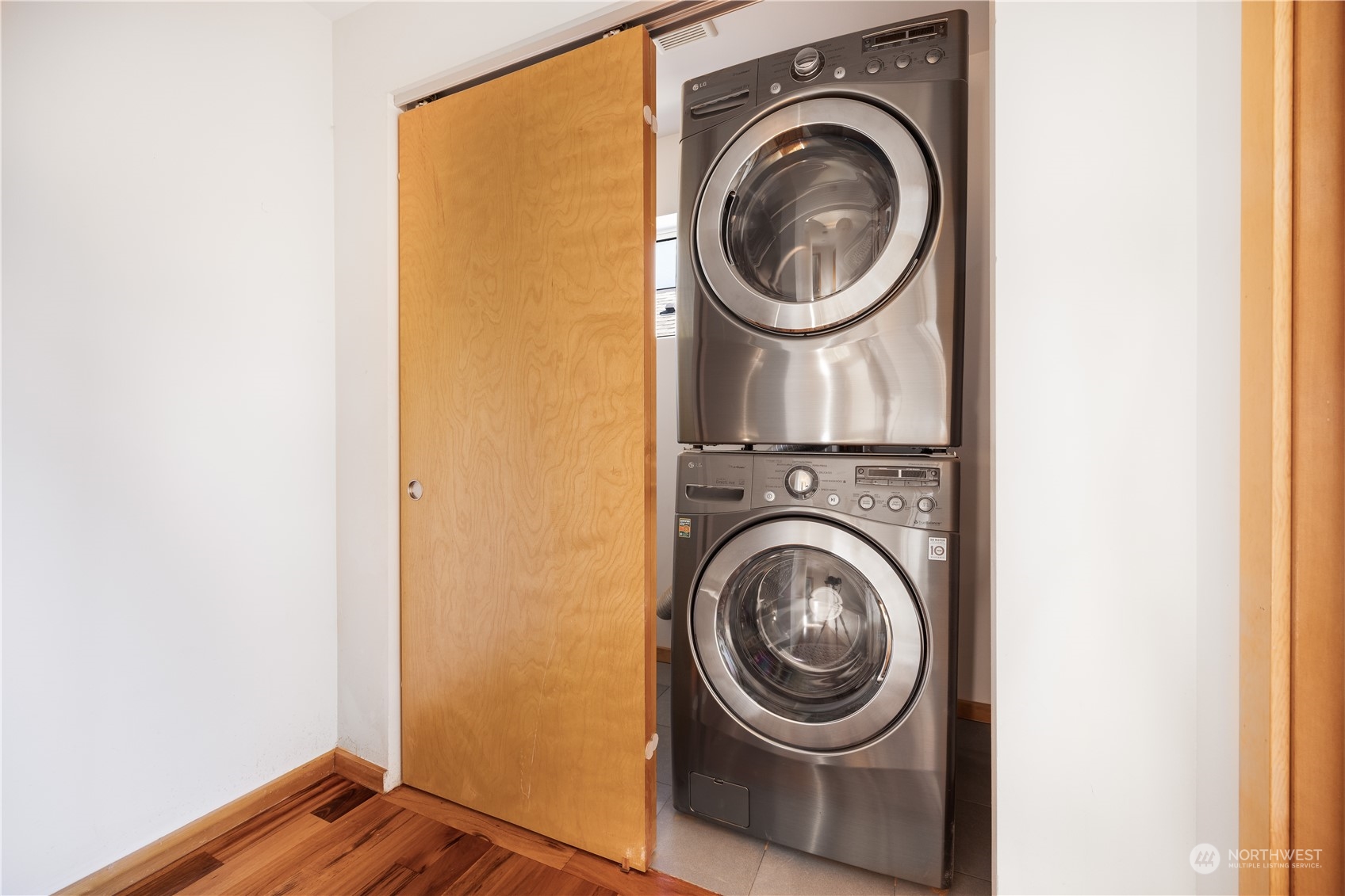 562 Galer Street, Unit A Seattle, WA 98109 - Photo 19 of 30 a view of washer and dryer in a utility room