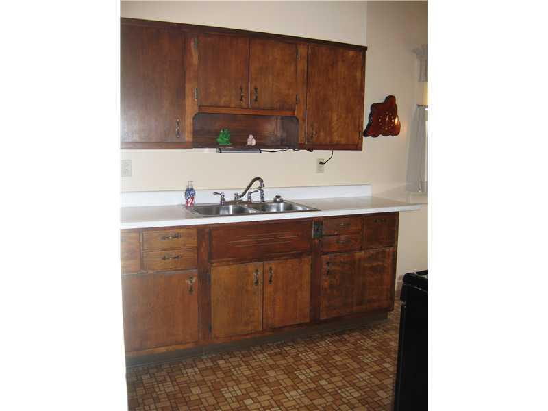 411 Vermont Avenue Rochester, PA 15074 - Photo 5 of 16 Kitchen.