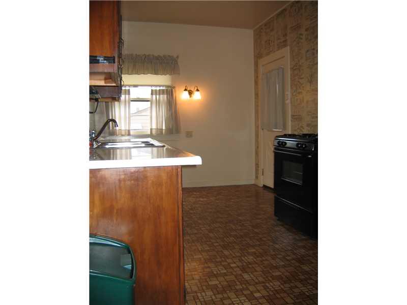 411 Vermont Avenue Rochester, PA 15074 - Photo 6 of 16 Kitchen.