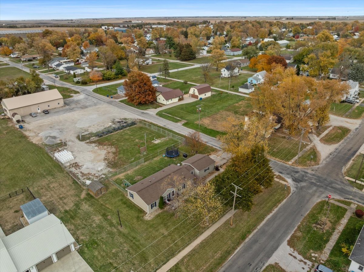 602 West 6th Street Minonk, IL 61760 - Photo 27 of 32 an aerial view of residential houses with outdoor space