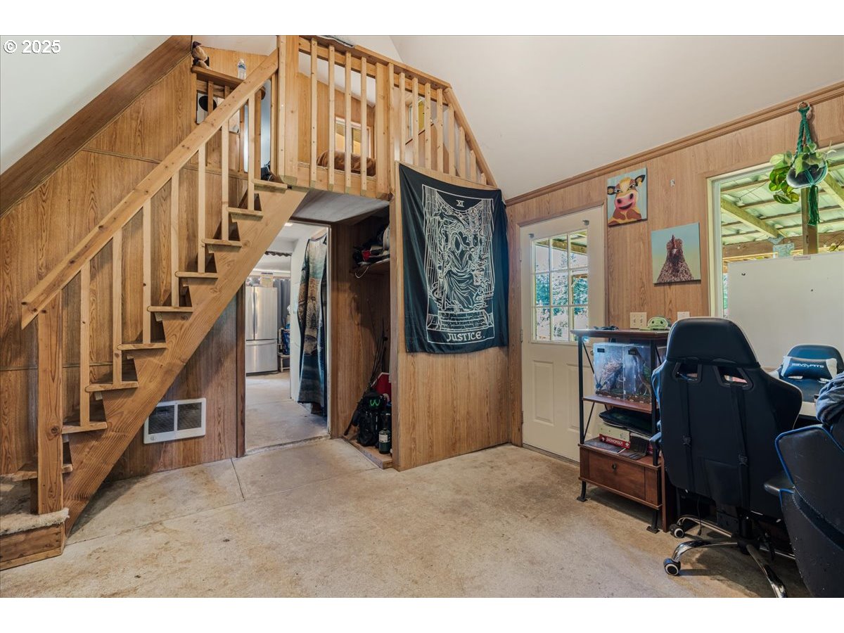 25402 South Schockley Road Beavercreek, OR 97004 - Photo 17 of 48