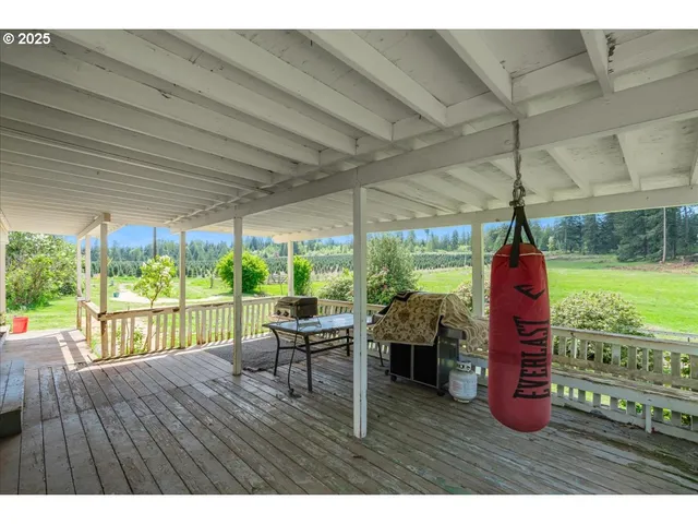 $1,299,850 | 25402 South Schockley Road, Beavercreek, OR 97004
