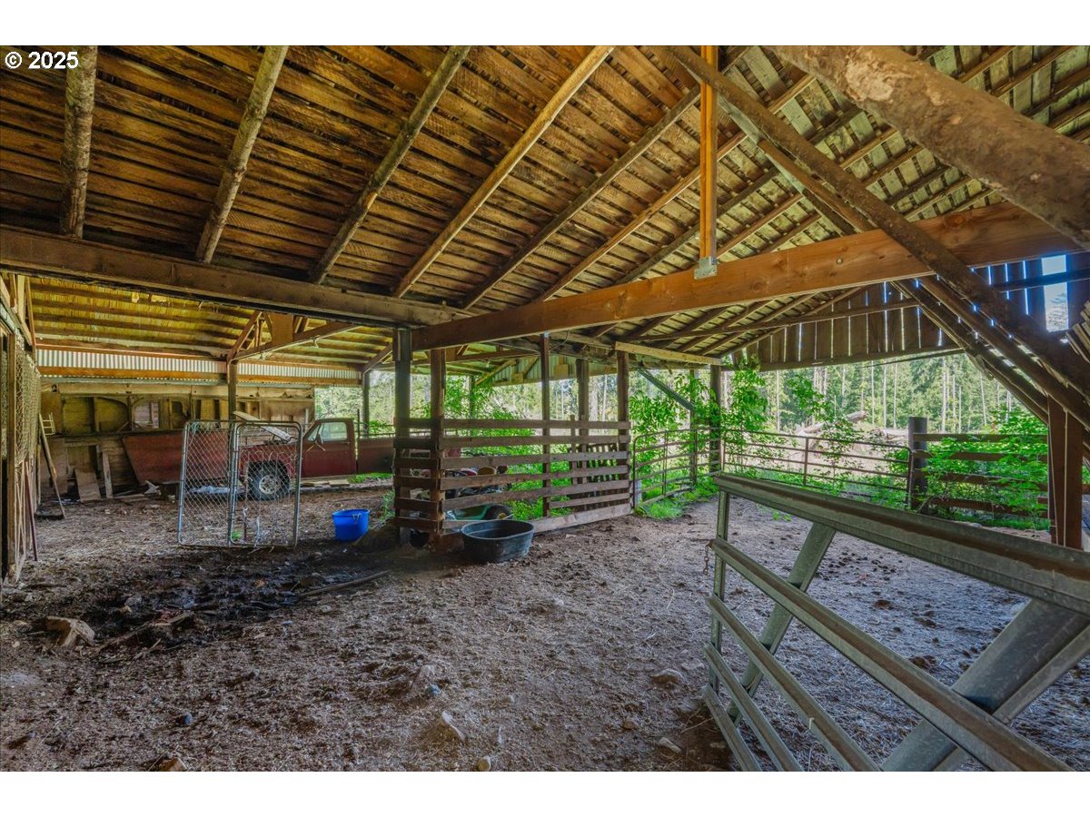 25402 South Schockley Road Beavercreek, OR 97004 - Photo 34 of 48