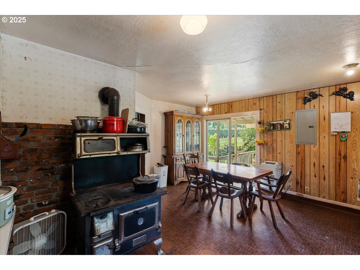 25402 South Schockley Road Beavercreek, OR 97004 - Photo 5 of 48