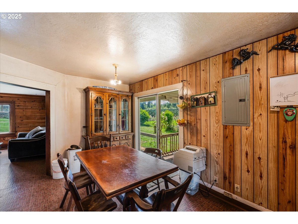 25402 South Schockley Road Beavercreek, OR 97004 - Photo 6 of 48