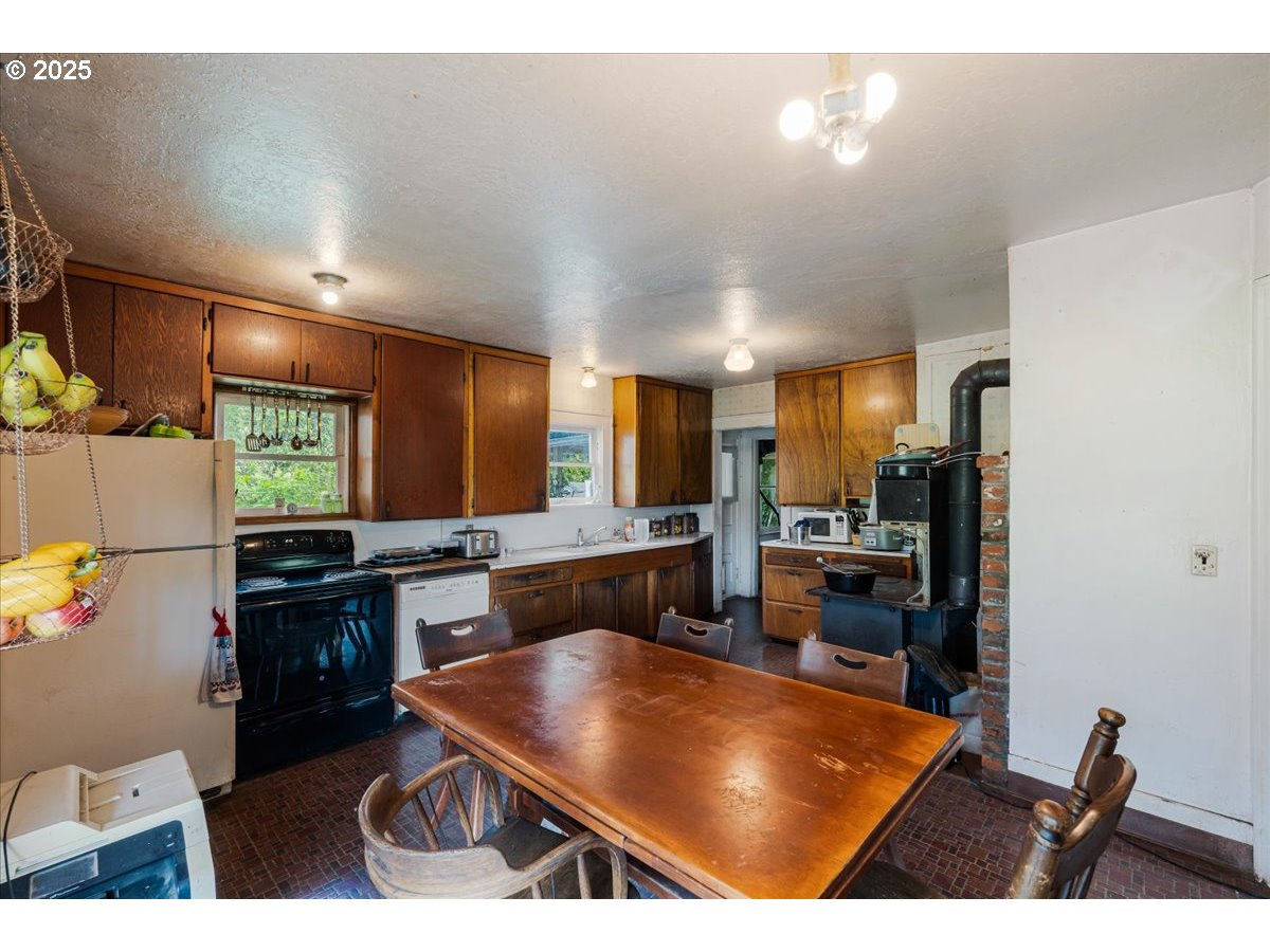 25402 South Schockley Road Beavercreek, OR 97004 - Photo 7 of 48