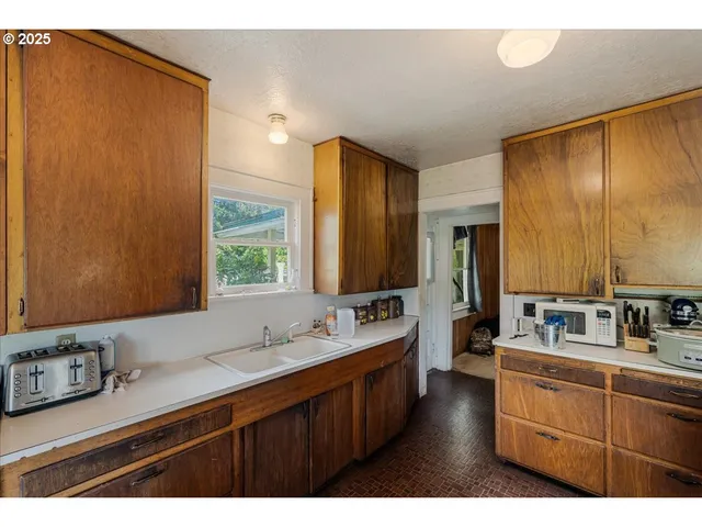 $1,299,850 | 25402 South Schockley Road, Beavercreek, OR 97004