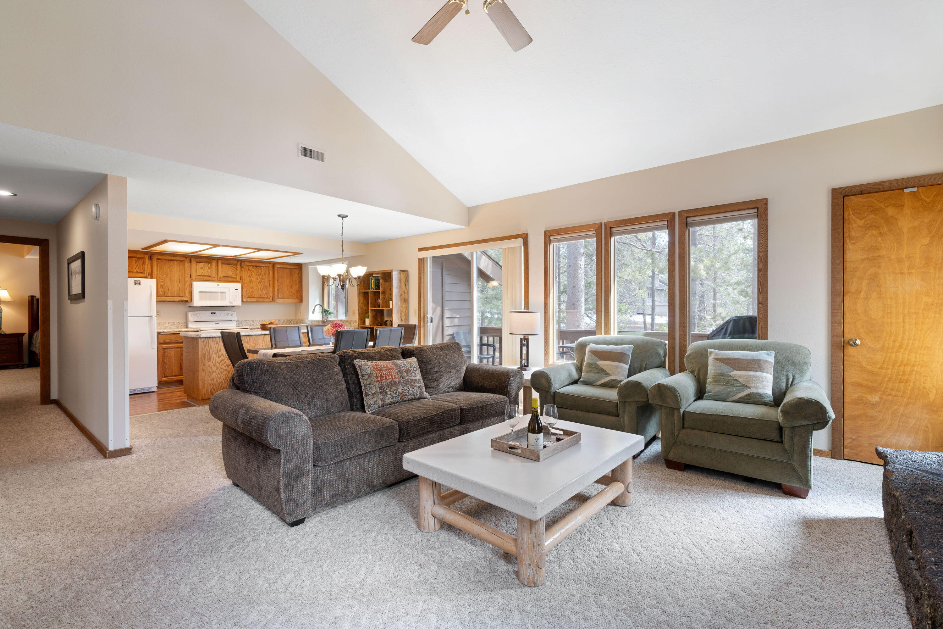 57326 Beaver Ridge Loop, Unit 12 Sunriver, OR 97707 - Photo 6 of 33