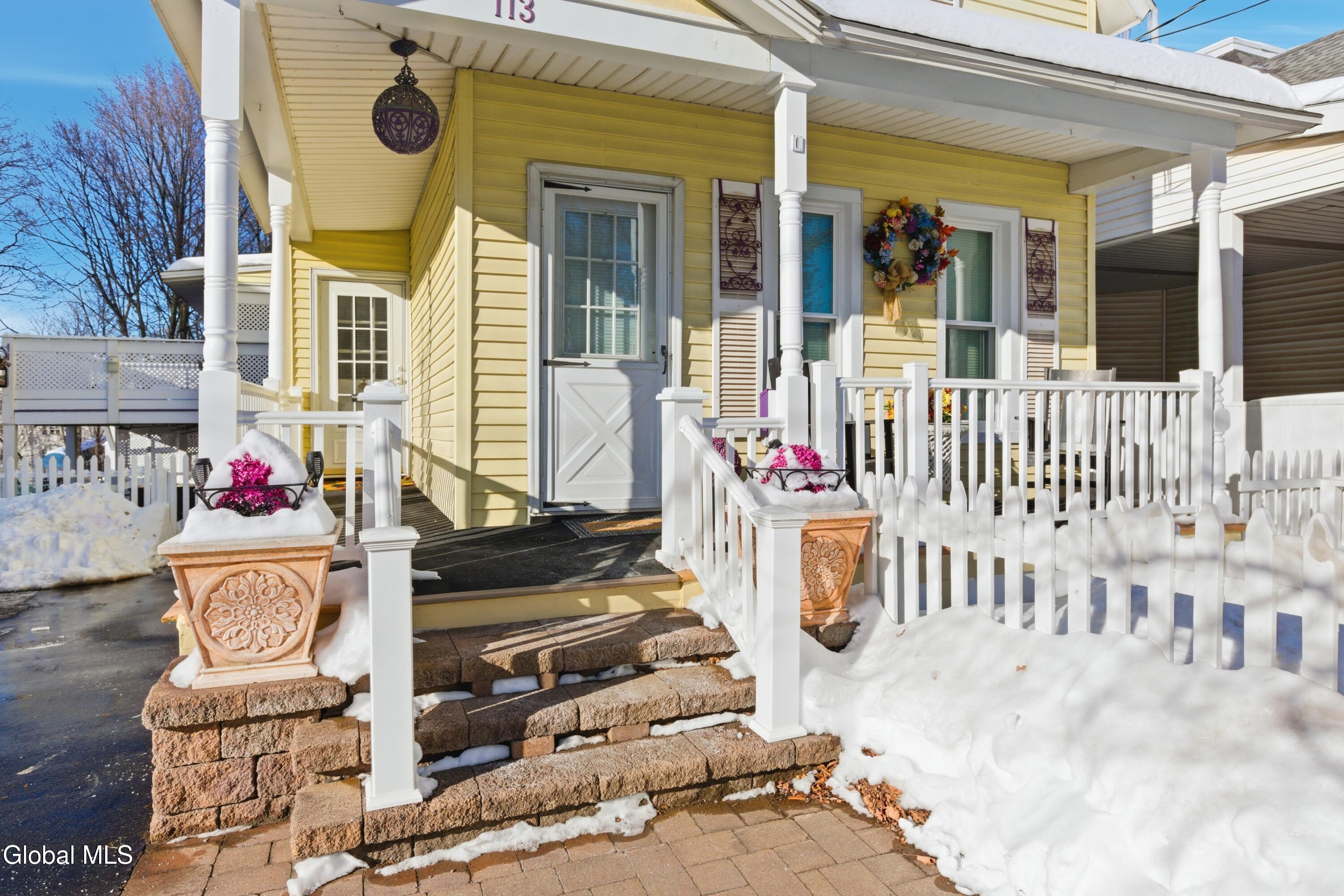 113 Washington Avenue Rensselaer, NY 12144 - Photo 2 of 50 39-MW2_2332