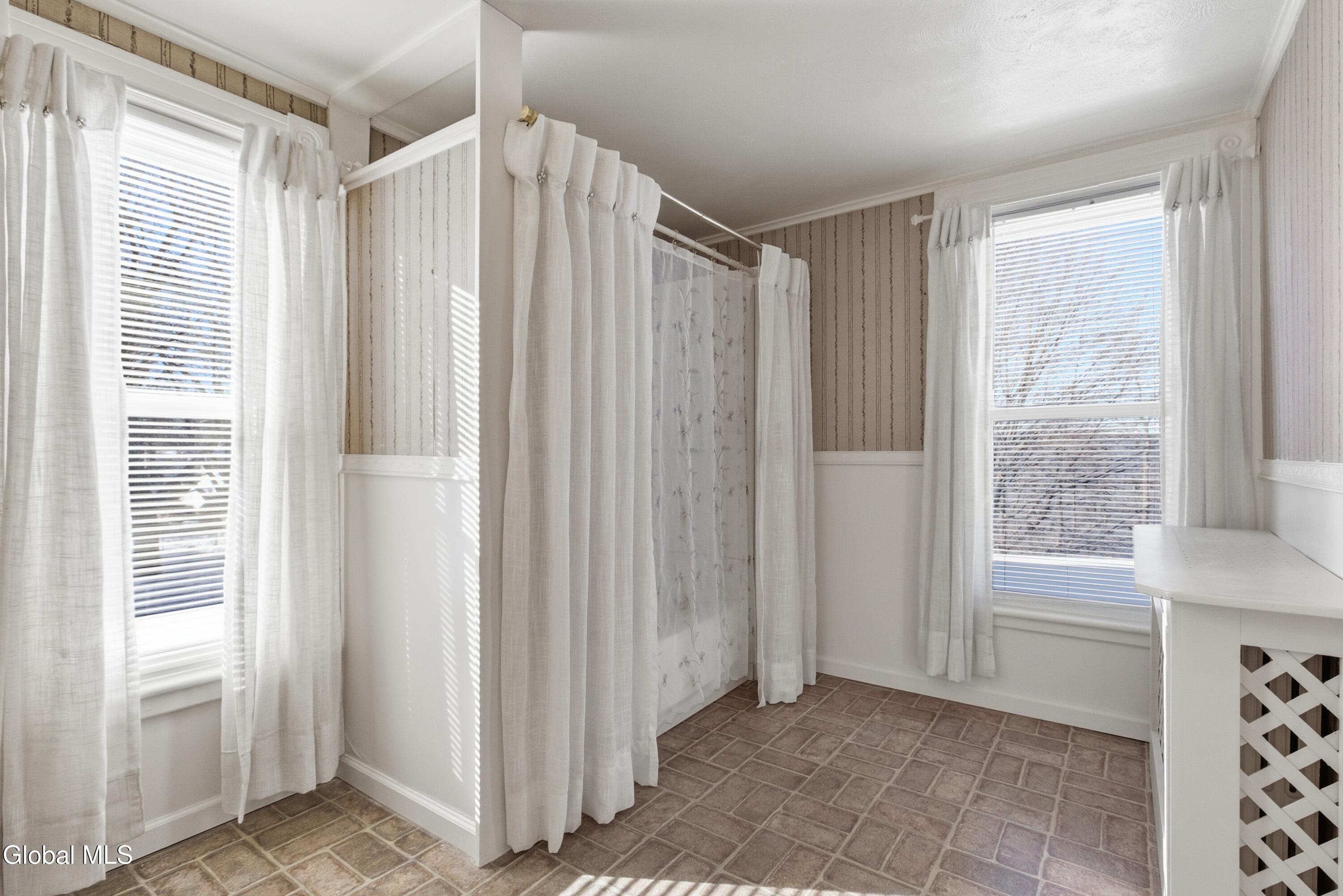 113 Washington Avenue Rensselaer, NY 12144 - Photo 28 of 50 22-MW2_2247