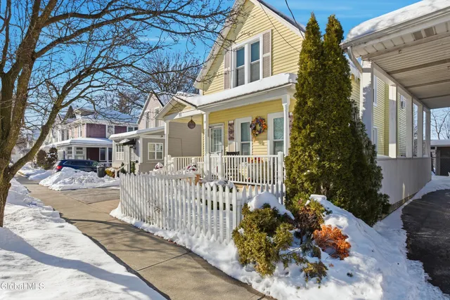 $279,900 | 113 Washington Avenue, Rensselaer, NY 12144