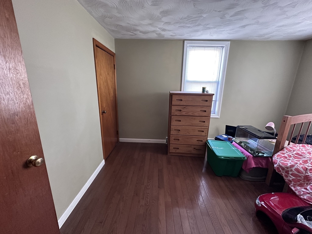 27 Abbey Street Chicopee, MA 01013 - Photo 18 of 21