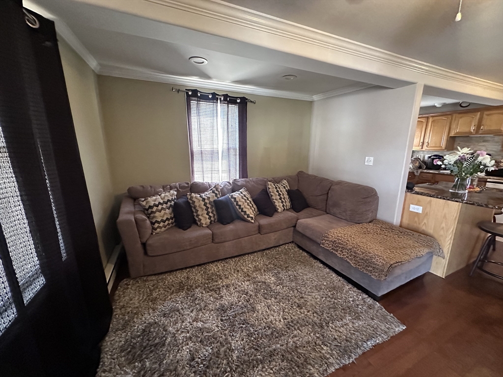 27 Abbey Street Chicopee, MA 01013 - Photo 9 of 21