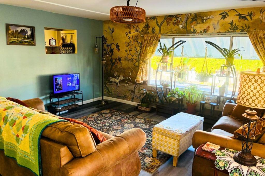 8301 Mission Gorge, Unit 189 Santee, CA 92071 - Photo 5 of 15 Living Room