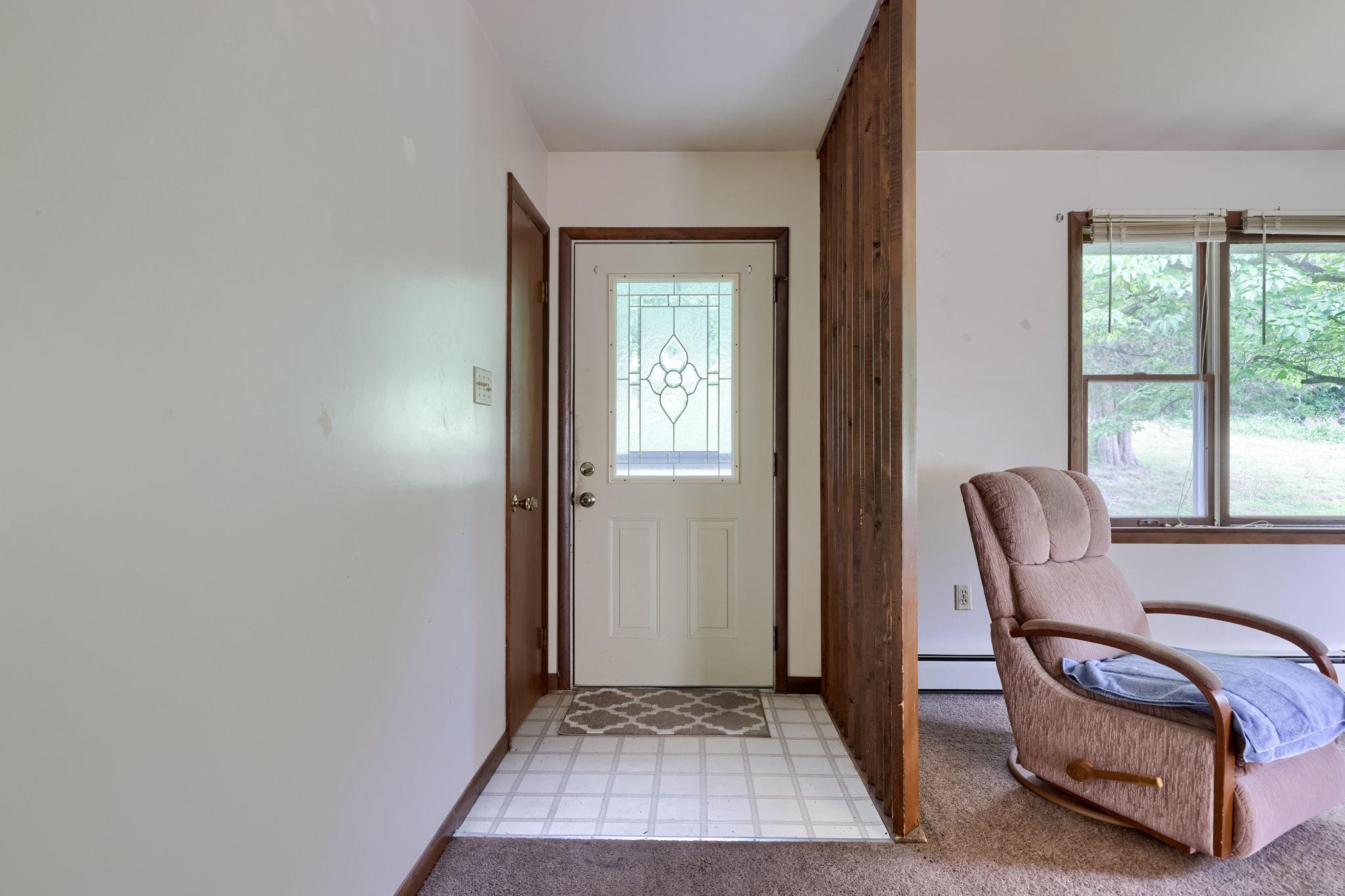 49 Preston Road Reading, PA 19608 - Photo 7 of 42 Foyer entry w/ coat closet