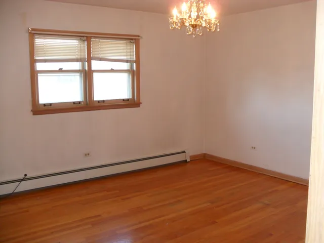 a view of empty room with window