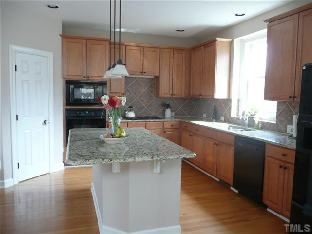 5108 Bartons Enclave Lane Raleigh, NC 27613 - Photo 4 of 20 Kitchen