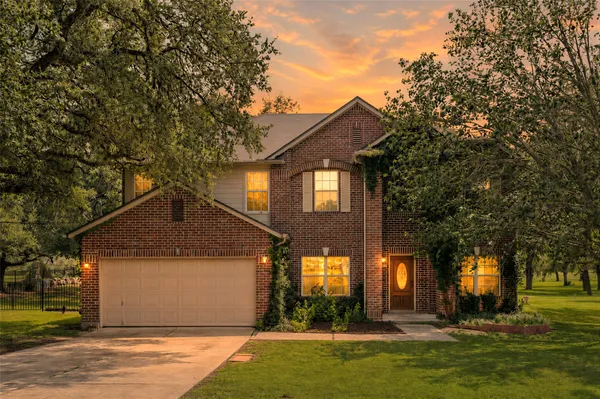 $685,000 | 122 Avenida Brisa Fresca Road, Kyle, TX 78640