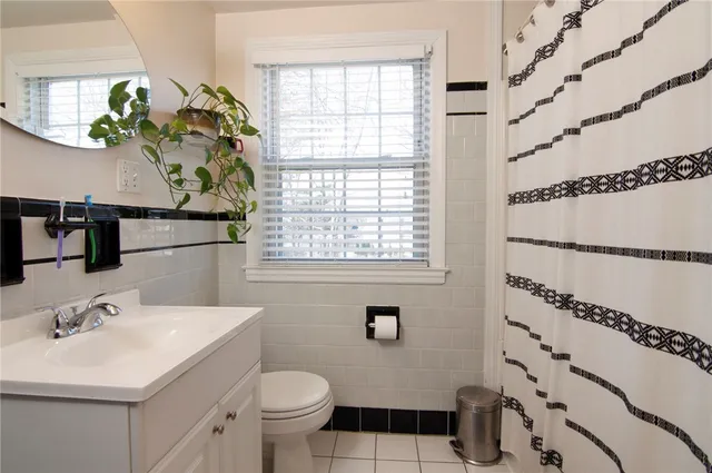 $3,350 | 253 Fairfax Drive, Warwick, RI 02888