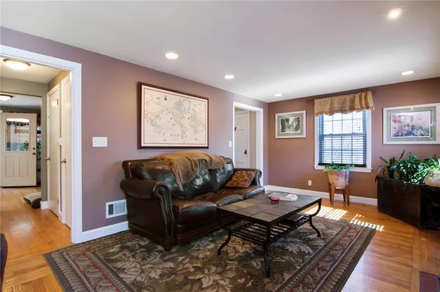 $3,350 | 253 Fairfax Drive, Warwick, RI 02888