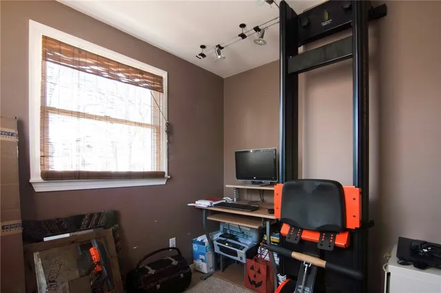 $3,350 | 253 Fairfax Drive, Warwick, RI 02888