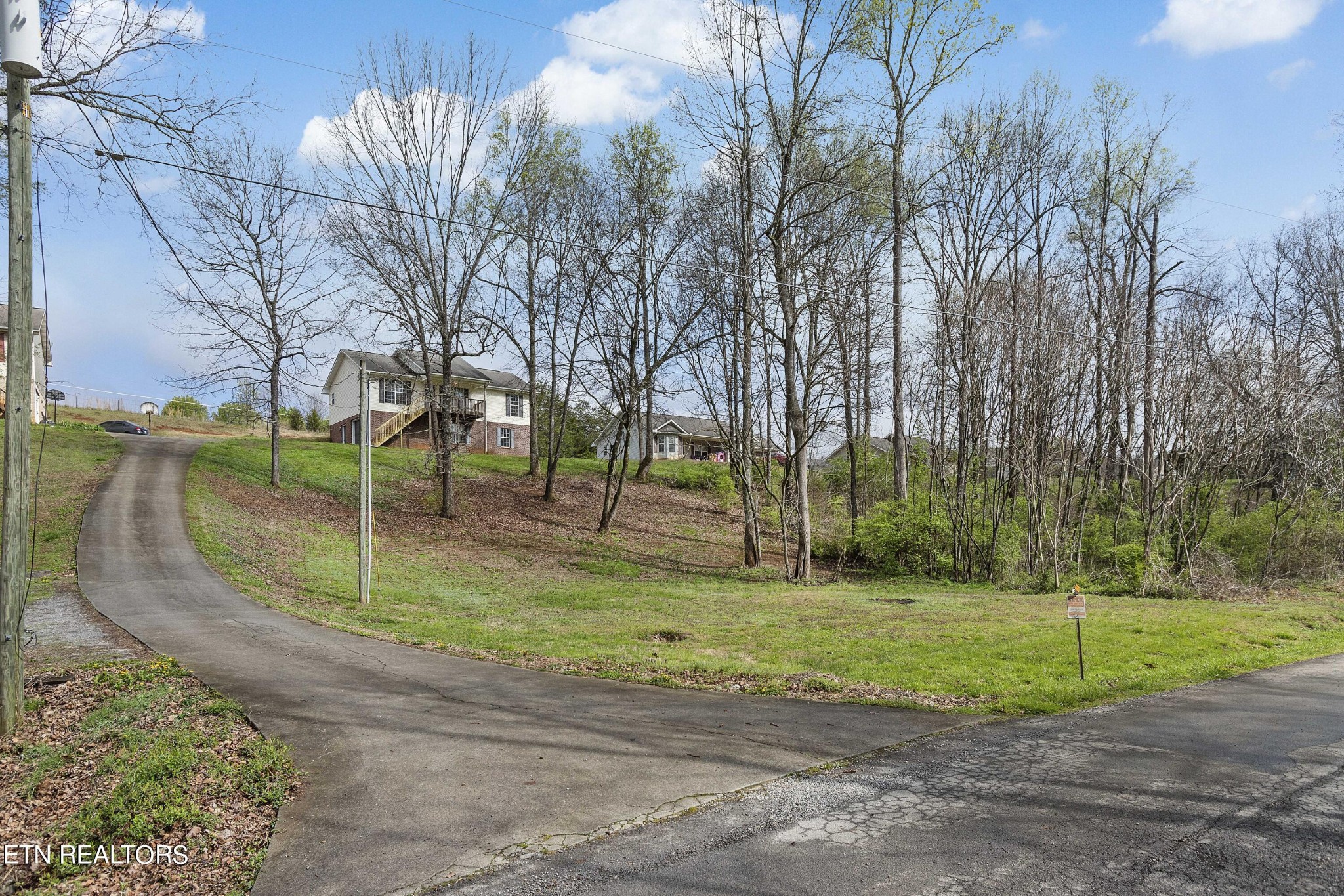 1504 Sheets Hollow Road Greenback, TN 37742 - Photo 3 of 36 Gallery Image 3