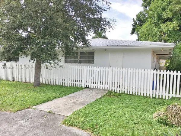 $3,250 | 5831 Southwest 62nd Street, Unit WEST, Miami, FL 33143
